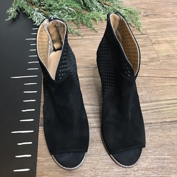 Lucky Brand Peep Toe Block Heel Lamia Booties - Picture 2 of 6